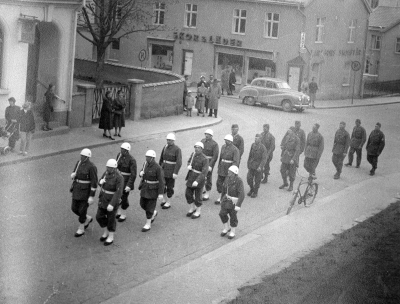 Hemvärnskåren övar dagen före kungens, ankomst till Vimmerby.           