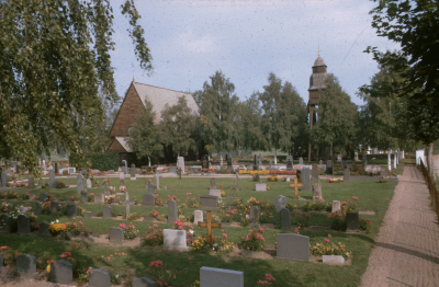 Djursdala kyrka klockstapeln kyrkogården

090513/KG