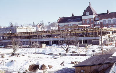Biblioteksbygget vid Tullportskolan vinter

090401/KG