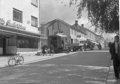 "Lovas kafé" rivs
Sevedegatan 29.