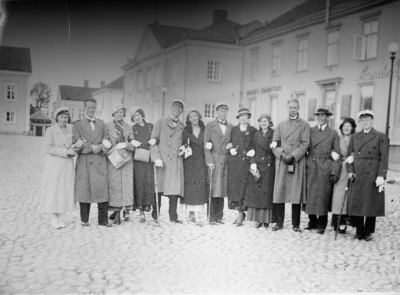 1. Gunnel Winell, född Hofstedt Stockholm  2. Carl Olof Walin, ingeniör, Madrid  3 Margit Thörnell, gift Löfstedt, Stocholm.  4. Fröken Svanström ( Britta ) gift Norlin, Västervik  5. Nils Holger Hemmingsson, Göteborg  6. Vanja Dunér,  gift Raneby  7. Holger Gustavi  8. Hemmingsson Greta, Älåkra  Vimmerby  9. Vera Thörnell ( gift Reider, Lund )  10. Gunnar Svanström, landsantikvarie Visby  11. Olle Hemmingsson, Vimmerby  12. Ing-Britt Bildsten, gift Vaxegård  13. Karl-Erik Serlin, Stockholm.       