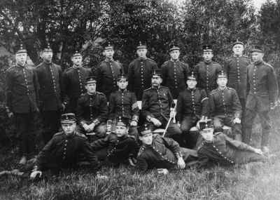 8. Nilsson Hultsfred, 11. Nilsson distriktskorpral, 12. Sergeant Johansson,  13. Albert Karlsson Vimmerby. 
