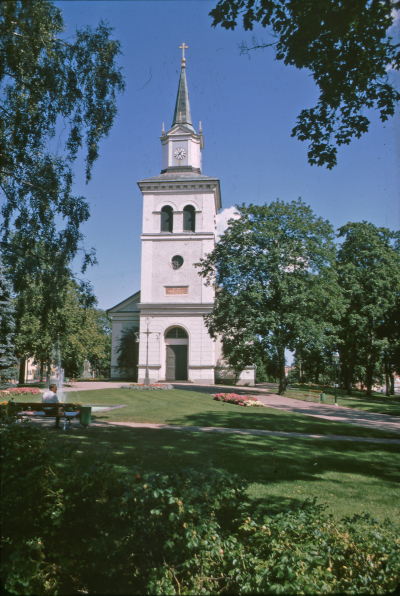 Vimmerby kyrka kyrkparken

090519/KG