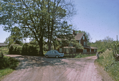 Hus vägkorsning

090511/KG