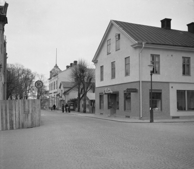 Storgatan och östra delen av Rådhustorget. Senare läge för bl a Epa och Sandströms 