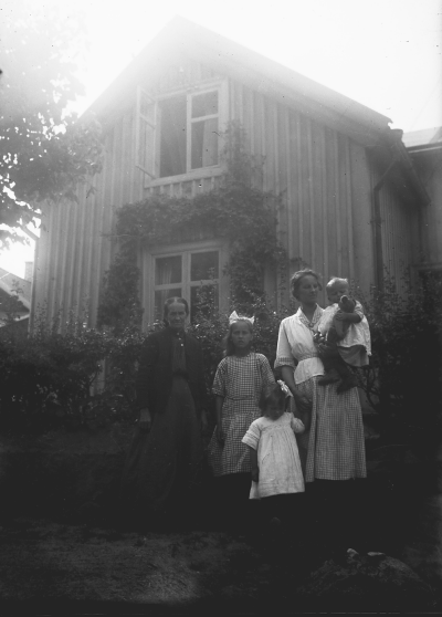 Elg, Svea Elg, Elvira Andersson, Viola och Maj Andersson.