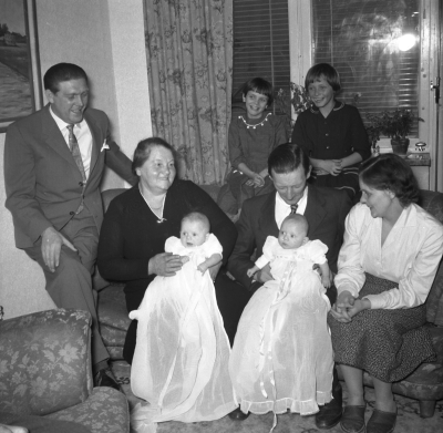Familjen Stebner

Dok.110225/KG