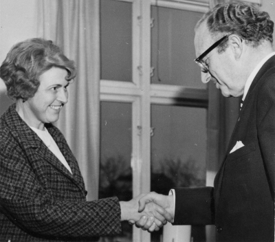 Lantmätare Erik Paulsson och  slöjdlärarinna Kerstin Ullén. 