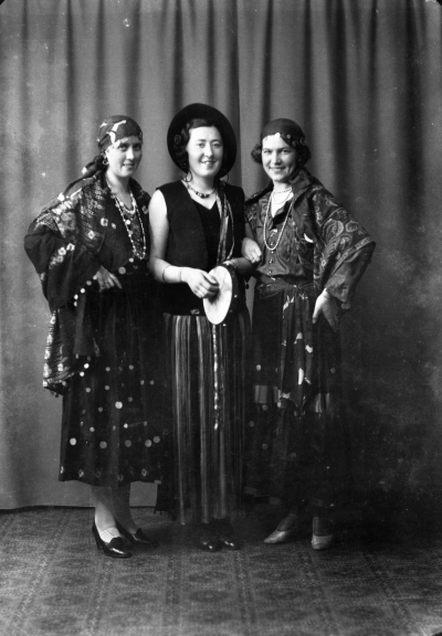 Astrid Norman, Greta Svensson i mitten.



Dok.070711/RS