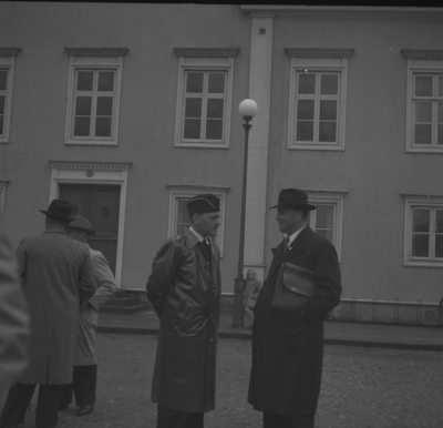 Frv.
1.
2.
3.Carl Johansson, Musiker
4.Anders Andrae, Kyrkoherde, V-by