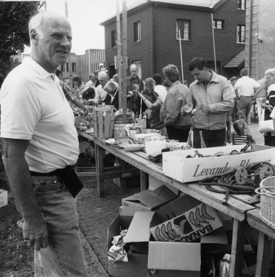 Marknad på torget i Vimmerby. Till vänster Allan Lindvall