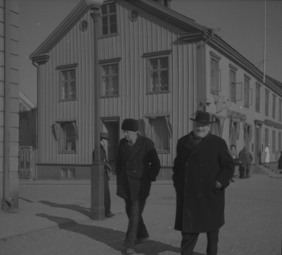 Fr.v
1. Edvin Svensson Fd Lantbrukare
2. August Nilsson, Byggmästare "SommarAugust"
