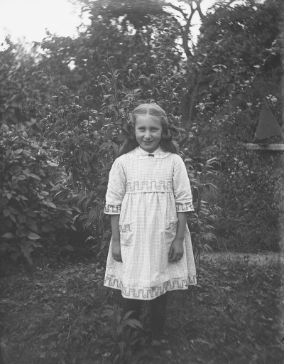 Sivy Larsson, gift med Sven Svensson, Valklev. Pelarne