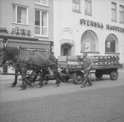 Hilmer Claesson kör sprit. (Hilmer Classon) verksam till oktober 1969

Dok.110520/KG