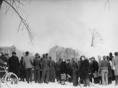 Församlingshemmet på Kampen brinner 28-11-1956.  
