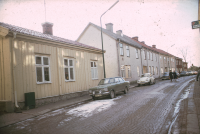 Storgatan 24 västerut Färg&Tapet

090402/KG