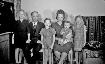 Nils Jonsson med familj. 
