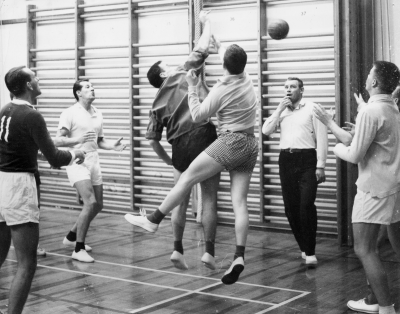 Samrealskolans gymnastiksal,  Wikström Kioskägare,          