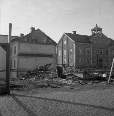 Torget
- gamla tingshuset rivs -

Dok.110405/KG