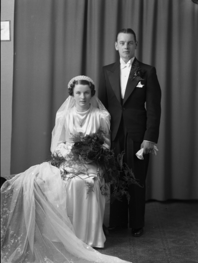 Målare Elis Eriksson med fru Britta, påskdagen.



Dok.070906/RS