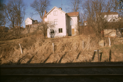 Hus beläget mellan Stångågatan och järnvägen

090423/KG