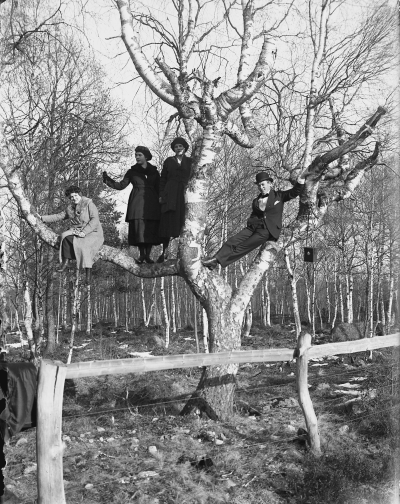Okänd, Iris Lindberg f Flender, okänd, Knut Lindberg    U.F.