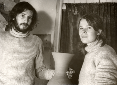 Björn Andersen Krukmakare Venholm Vimmerby .  My Leffler Krukmakare Venholm Vimmerby.  Upphörde 1981.   .