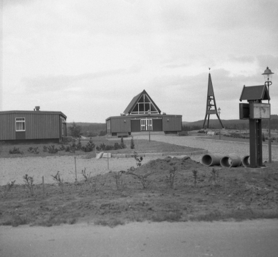 Storebro kyrka

Dok.110228/KG

Nybyggda Storebro Kyrka, restes 24/3 1969 T.E.
