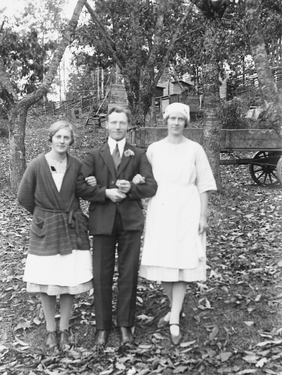 Hällebacka

Många av bilderna i mappen Hällebacka kan lika gärna vara tagna kring Lidhem Locknevi.