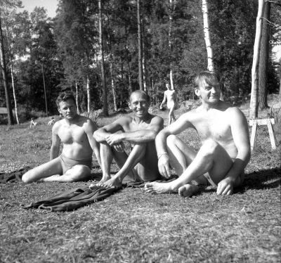 Nossenbadet 
"Billing" Bero Pettersson, Bro Pettersson (Uppgift PRO´s bildcirkel)

Dok.110208/KG