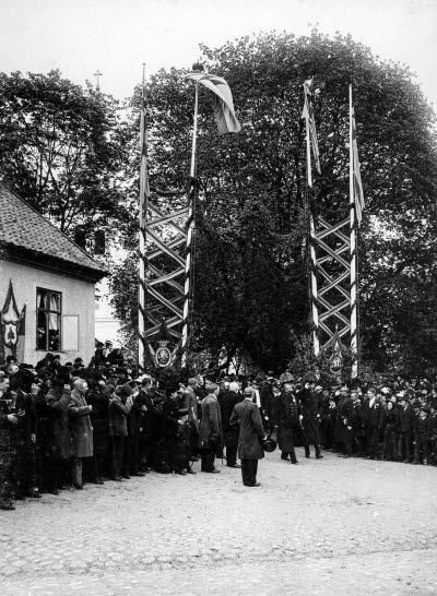 Kungen och kronprinsen har besökt kyrkan i Vimmerby.  