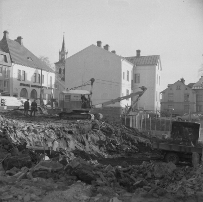 Torget 
- EPA varuhuset byggs 1962 -

Dok.110405/KG