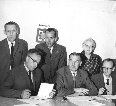 AMF. styrelsen 1960-talet. 1. Thorvald Eriksson, instruktör 2. Nils-Erik Fransson, ordförande. 3. Yngve Leander, sekreterare 4. Ruben Hallenberg, ombudsman 5. Fru Agda Kempe 6. Jean Aronsson, kassör.     