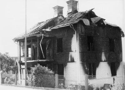 Ö. Tullportsgatan 4 (Vallnäs) Brann 1974. 