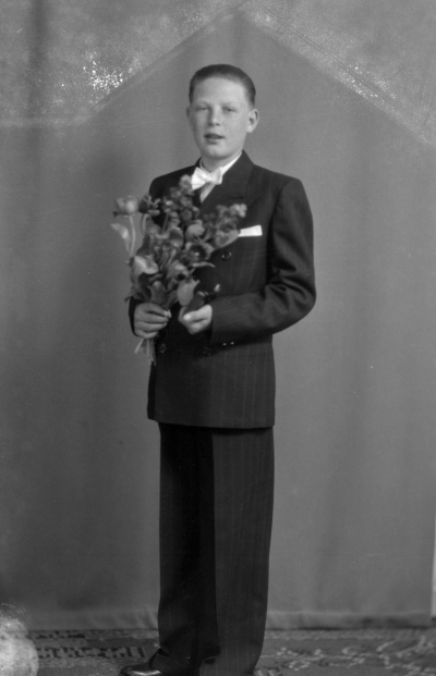 Lennart Johansson (gosse konfirmand)



Dok.080619/RS