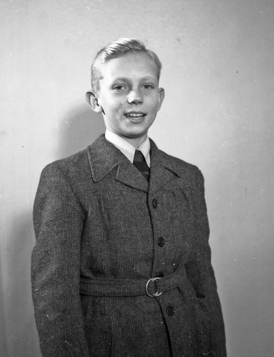Karl Johanssons familj
- "Stolpjocke " -

Leif " Korken " Johansson 

Dok.111101/KG