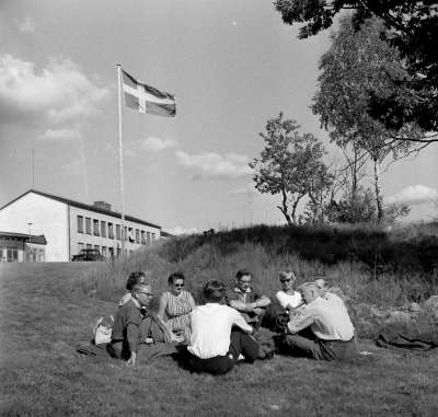 Folkhögskolan

Dok.110527/KG