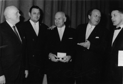 Evy Nicanders dokumentation: Staffan Wettermark avtackas av Gunnar Persson, Tore Lundgren, Erik Pålsson och Stig Alemyr.