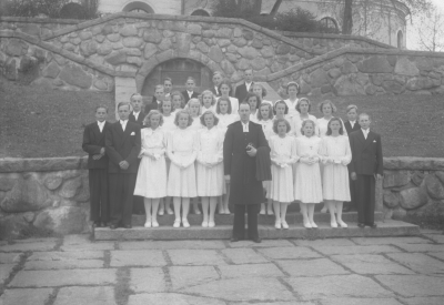 Pastor Falls konfirmander



Dok.080701/RS