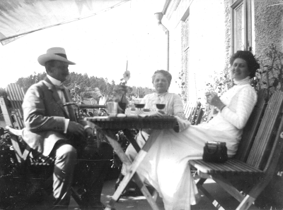 "En drink på verandan i Kisa"  Nordströms