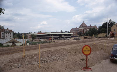 Byggandet av biblioteket Tullportskolan
V Tullportsgatan

090401/KG