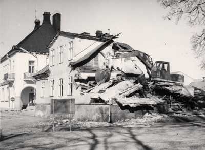 Stadsbiblioteket rives mars 1973. T.E.