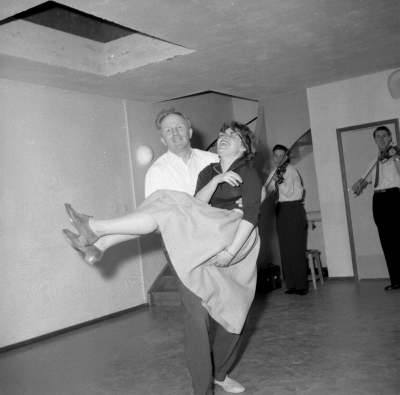 Folkdans

Dok.110526/KG