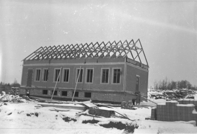 Flyttningen av byggnades som blev Folkets Hus 9/11 1951
Gamla vaktmästarbostaden från sjukstugeområdet