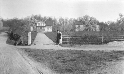 Halldén, Bokhandlare, familjebilder

Karsnäs, Södra Vi sn. ca 1910.     