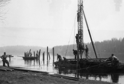 Nossenbaden
hopptornet byggs av militärer

