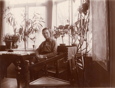 Hedvig Forssell, 1912 30 år  f. 1869
Hos Göta Tissell, Solliden
