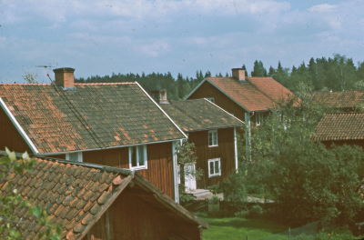 Hus trädgård 

090518/KG