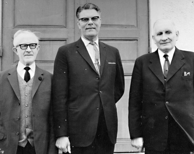 1) Andersson, Snickare Vimmerby	2) Rudmark ? Kyrkoherde 3)               T.E.