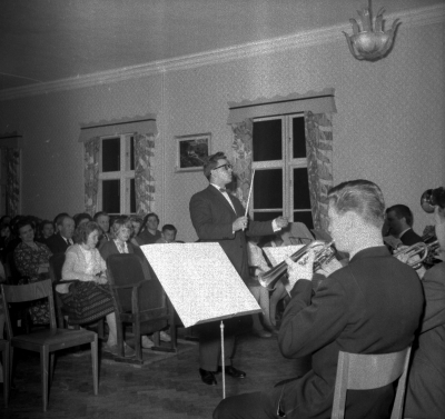 Storebro

Dok.110516/KG

Sven Inge Gustavsson dirigerar   T.E.